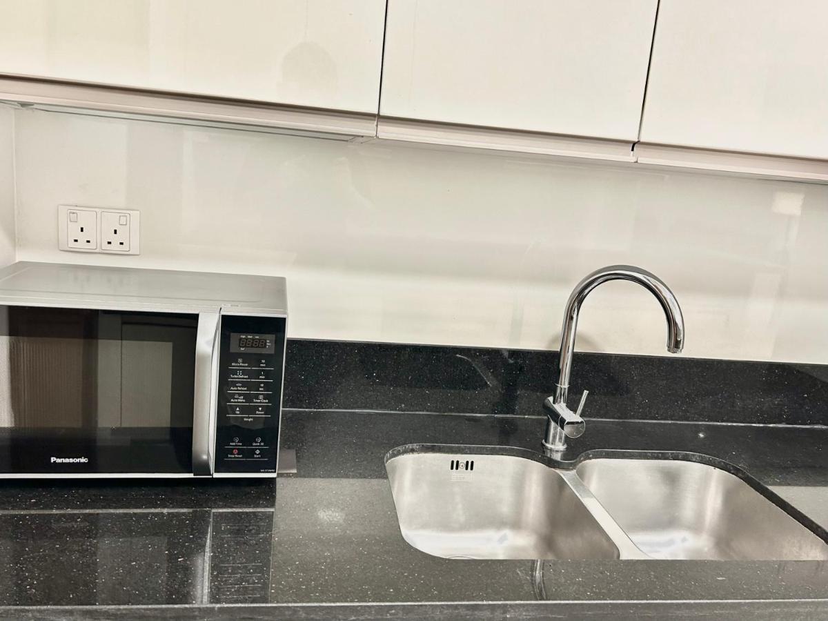 Stunning 1bedroom With Balcony In Al Habtoor Apartment *