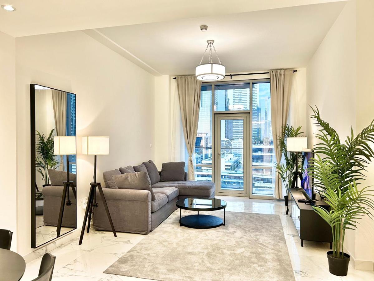 Stunning 1bedroom With Balcony In Al Habtoor Apartment
